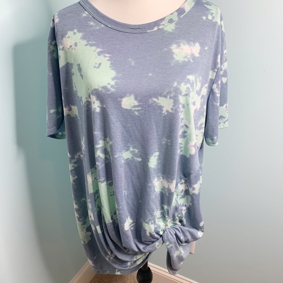 Tops - Tie dye top with front knot detail